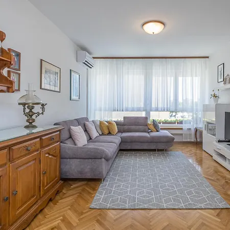 Apartamento Aurora *