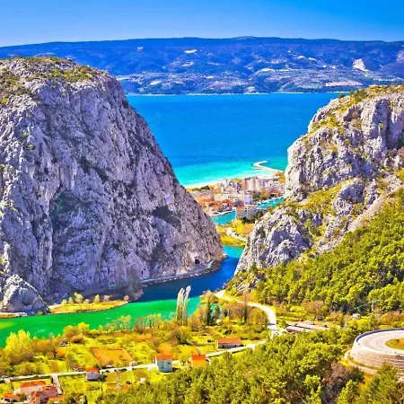 Aurora * Omiš